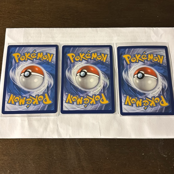 3 Pokémon TCG cards - Picture 2 of 2